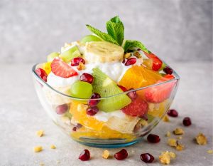 Cách làm hoa quả dầm sữa chua